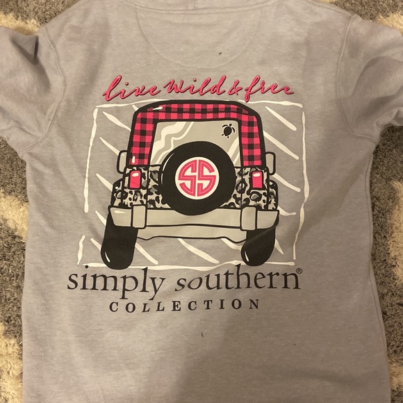 Simply Southern. small. no stains - Picture 2 of 3